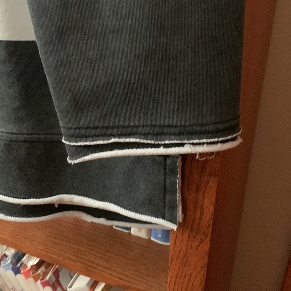 Charcoal and white long sweatshirt - Picture 7 of 7